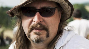 Лидера группы «Палац» Олега Хоменко осудили на три года колонии за «экстремизм»