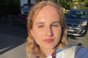 «Полицейских было много, но личного досмотра зрителей на нашей площадке я не видела»