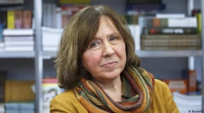 Святлана Алексіевіч: «Чырвоны чалавек не знік. Ён страляе ва Украіне, піша даносы ў Расіі, запускае наноў сталінскую машыну»